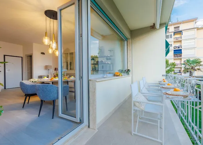 Marine Charm Апартаменти *