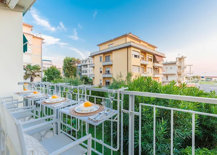 Marine Charm * Viareggio