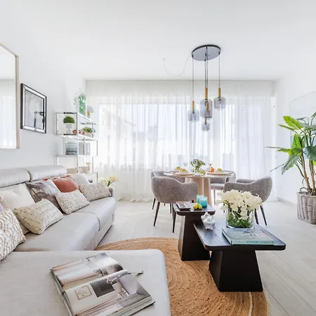 Apartament Marine Charm *