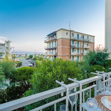 Apartament Marine Charm *