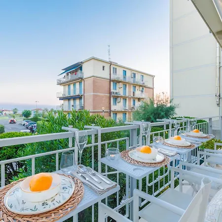 Apartament Marine Charm *