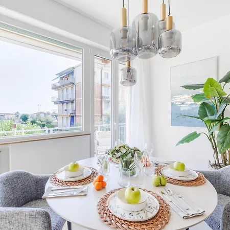 Apartament Marine Charm *